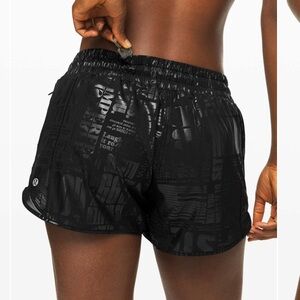 NWOT Lululemon Hotty Hot Short II *Long 4" Manifesto 4 20YR Manifesto Foil Black